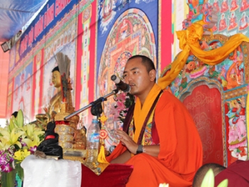 Hàng ngàn người dự lễ cầu siêu tại Đại Bảo tháp Tây Thiên