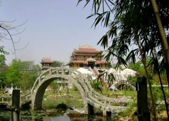 Ngày xuân “Tây du” hành hương lễ Phật