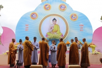 Khai mạc khóa tu 