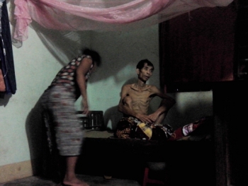 Xót xa cô sinh viên bỏ học vay tiền chữa bệnh ung thư cho cha