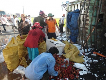 Che mặt xấu hổ vì hôi của