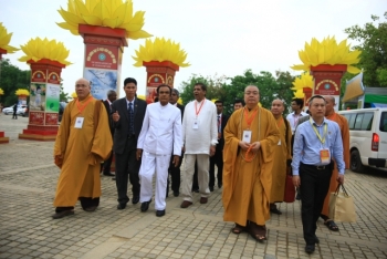 Sứ giả hòa bình qua thông điệp Vesak 2014