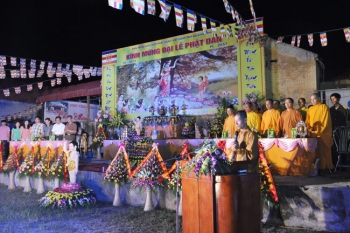 Hàng ngàn người hân hoan mừng khánh đản tại chùa Tiêu Giao