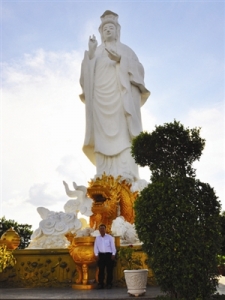 Trớ trêu đơn xin hiến tượng Phật Quan Âm