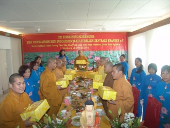 HT. Thích Bảo Nghiêm và phái đoàn GHPGVN Hoằng pháp tại Châu Âu