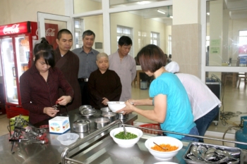 Chương trình "Nồi cháo nghĩa tình"