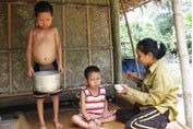 Thảm cảnh  vợ chồng nghèo con bệnh tật