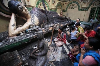 Bangladesh: Bắt kẻ chủ mưu kích động đốt phá chùa Phật giáo