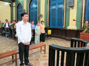 Tội lỗi và tình người