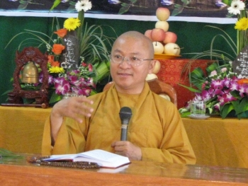 Vấn đáp về việc: Nuôi dưỡng, thờ cúng cha mẹ, đốt vàng mã, hôn nhân