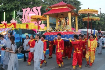 Ca khúc Nhớ mùa Phật đản