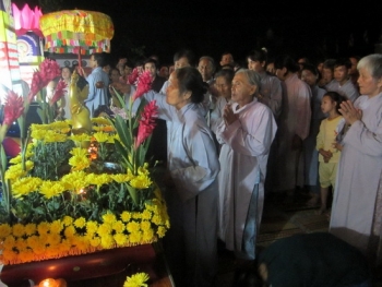 Trang nghiêm lễ tắm Phật ở chùa Phước Lễ Khánh Hòa