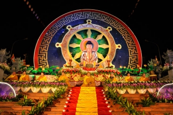 Lễ quy y Tam bảo và vía Phật Di Đà tại chùa Tây Khánh