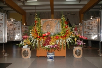 Triển lãm Tem Bưu chính các nước tranh ghép đề tài Phật giáo