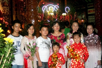 Thiêng với giao thừa nơi cửa thiền