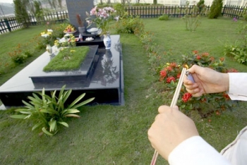 Khi tổ tiên được cúng giỗ bằng các gói dịch vụ online