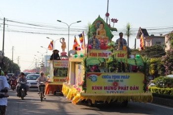 Vai trò tầm quan trọng của xe hoa, thuyền hoa Phật đản