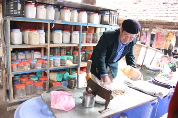 Phát hiện mới của bộ y tế: Thuốc Đông y trộn... cát, xi măng