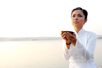 “Đệ nhất nữ minh tinh“ một thời tìm bình an nơi cửa Phật