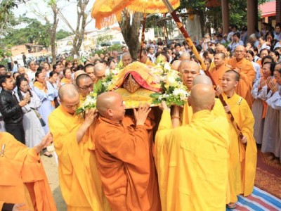 Lễ nhập kim quan Cố Hòa thượng Thích Minh Tuấn