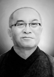 Lá vàng rơi cổ tháp