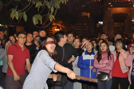 Hà Nội: Hơn 600 bạn trẻ tham dự khóa tu mừng năm mới tại chùa Bằng