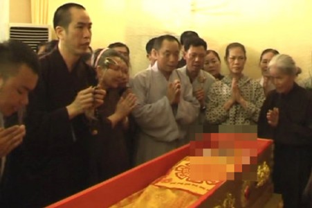 Không nên hộ niệm quá lâu cho người mất