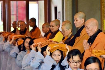 Lên non học đạo Chân Thường