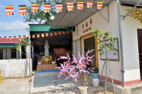 Hà Tĩnh: Ấm áp tình xuân với ngôi cổ tự ngàn năm