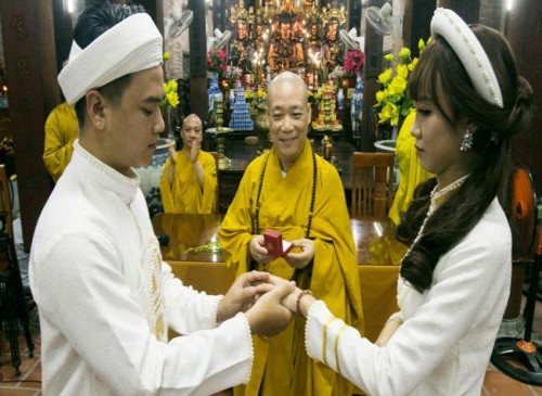 Lễ hằng thuận tại chùa Bà Đá