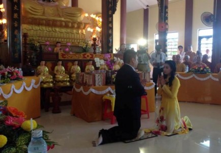 Bến Tre: Lễ hằng thuận, và trao quà từ thiện tại chùa Phước Linh