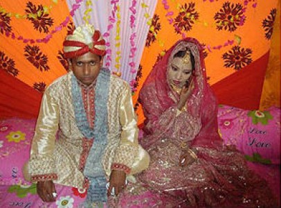 Cưới 11h11, 11.11.11: Vẫn đường ai nấy đi