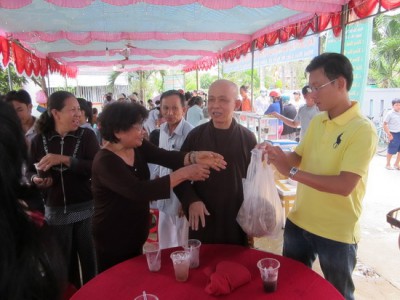 Gia đình Phật tử chùa Đại Phước với Hội chợ Mùa hiếu hạnh