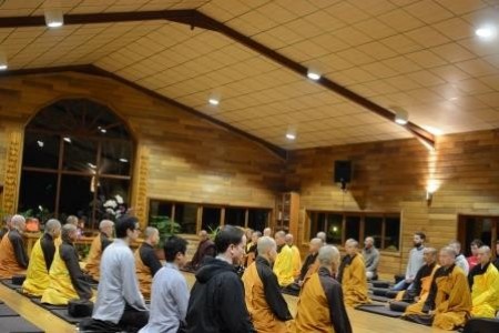 Gửi năng lượng bình an đến các nạn nhân vụ tấn công khủng bố