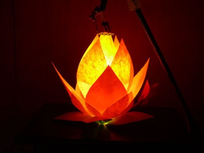 Người mù thắp đèn