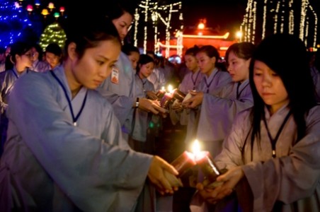 Đối diện với đau khổ, người Phật tử nên tu tập thế nào ?