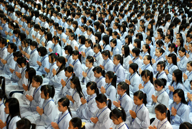 Người Phật tử và truyền thống, phong tục, lễ hội