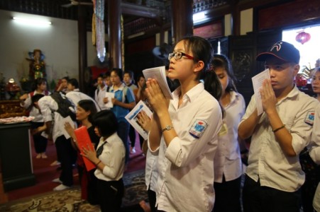 Chùa Tăng Phúc tổ chức lễ cầu nguyện và tư vấn mùa thi năm 2017