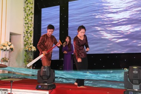 Đêm ca nhạc gây quỹ từ thiện giúp đỡ bà con vùng bão Hà Tĩnh - Quảng Bình