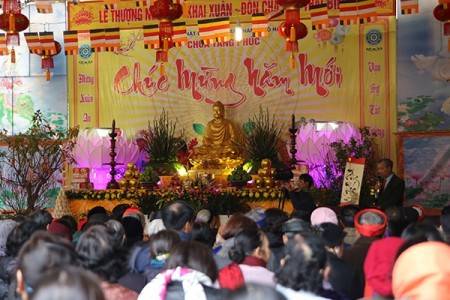 Gần 2000 người người tham dự lễ Thượng nguyên chùa Tăng Phúc