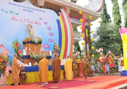 Đồng Nai: Đại lễ Phật đản PL 2560 tại chùa Linh Phú 