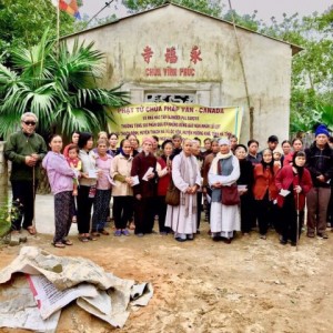 Hà Tĩnh: Chùa Pháp Vân Canada trao 400 phần quà từ thiện 