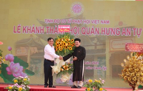 Đại gia Dũng ‘lò vôi’ tặng chùa cho thầy Võ Hoàng Yên