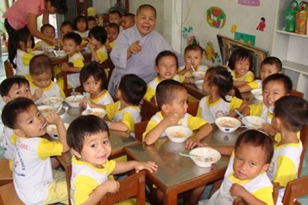 Định hướng cho chư ni trẻ trong công tác giáo dục mầm non