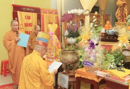 Chùm ảnh: Cung thỉnh giác linh HT.Thích Trí Tâm tham Phật, yết Tổ