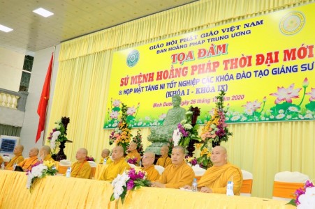 Khai mạc Hội nghị họp mặt Tăng Ni tốt nghiệp các khóa đào tạo Giảng sư, tọa đàm 'Sứ mệnh Hoằng pháp thời đại mới'