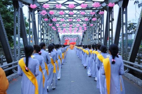 Thừa Thiên Huế: Lễ mộc dục và rước Phật từ Diệu Đế Quốc Tự lên Tổ đình Từ Đàm