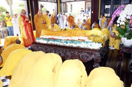 Lễ nhập kim quan cố Hòa thượng Thích Quang Đạo