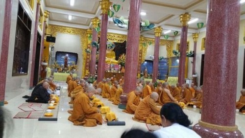 Lễ sớt bát gieo duyên tại tịnh xá Ngọc Bửu