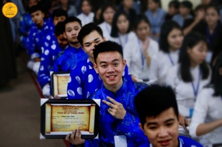 Xúc động rơi nước mắt 'Lễ Thành Nhân' tại chùa Hòa Phúc